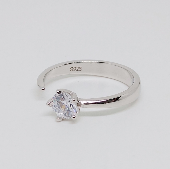 Jewelry - Sterling Silver Clear CZ Open Ring Size 6.5